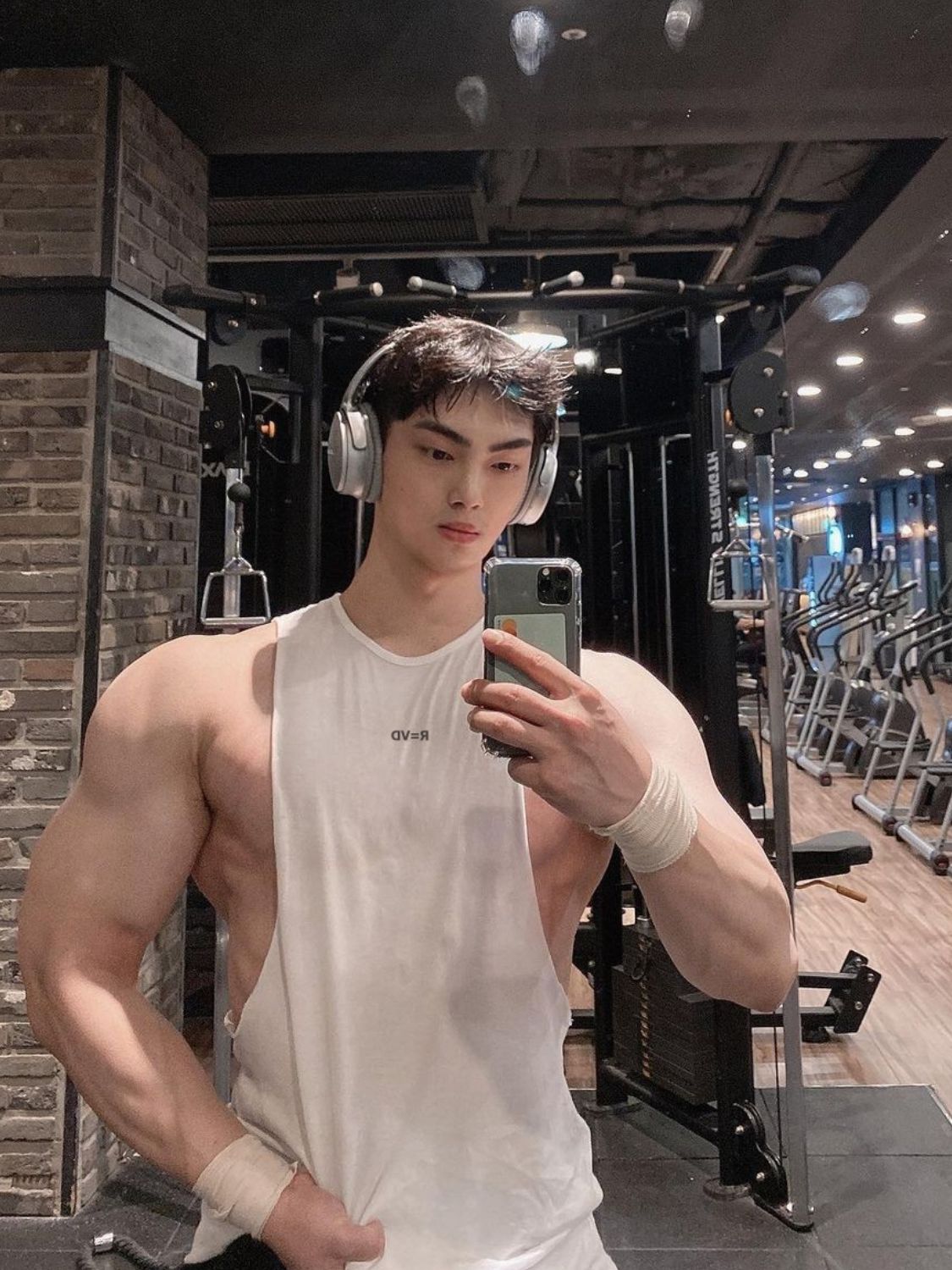 12073728-9a70-4ff6-bb7a-62fdf309de0c-Max