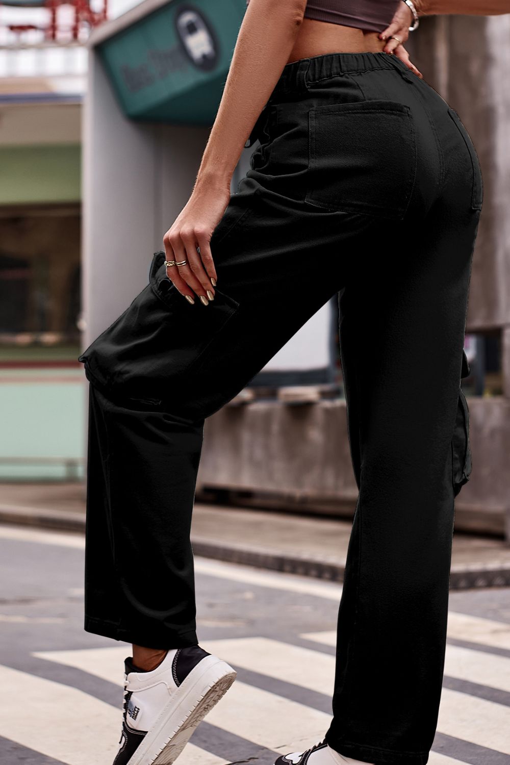 FIT RAGGED DENIM Buttoned Knee Pockets Loose Fit Jeans