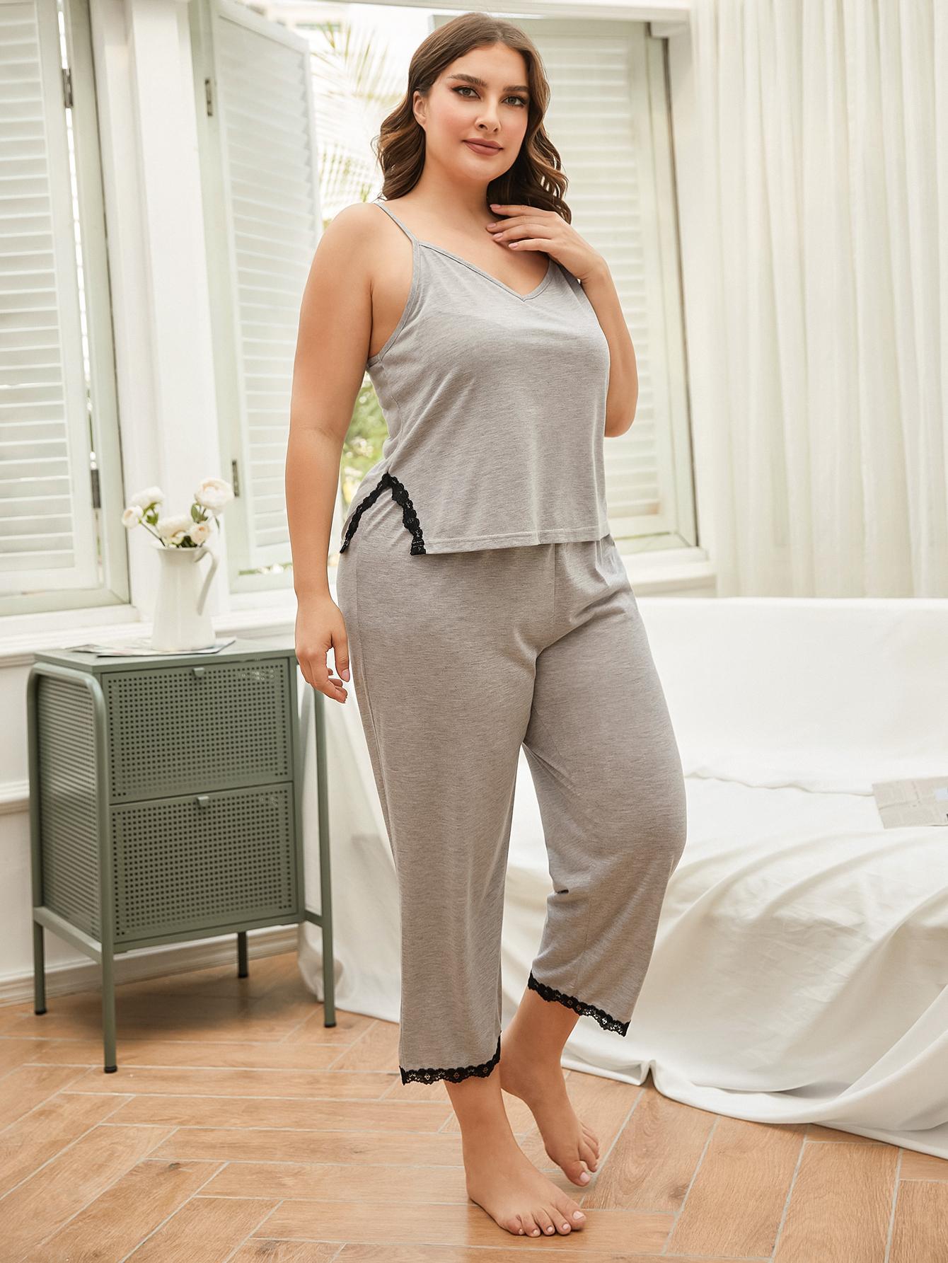 SOCOMFY Plus Size Lace Trim Slit Cami and Pants Pajama Set