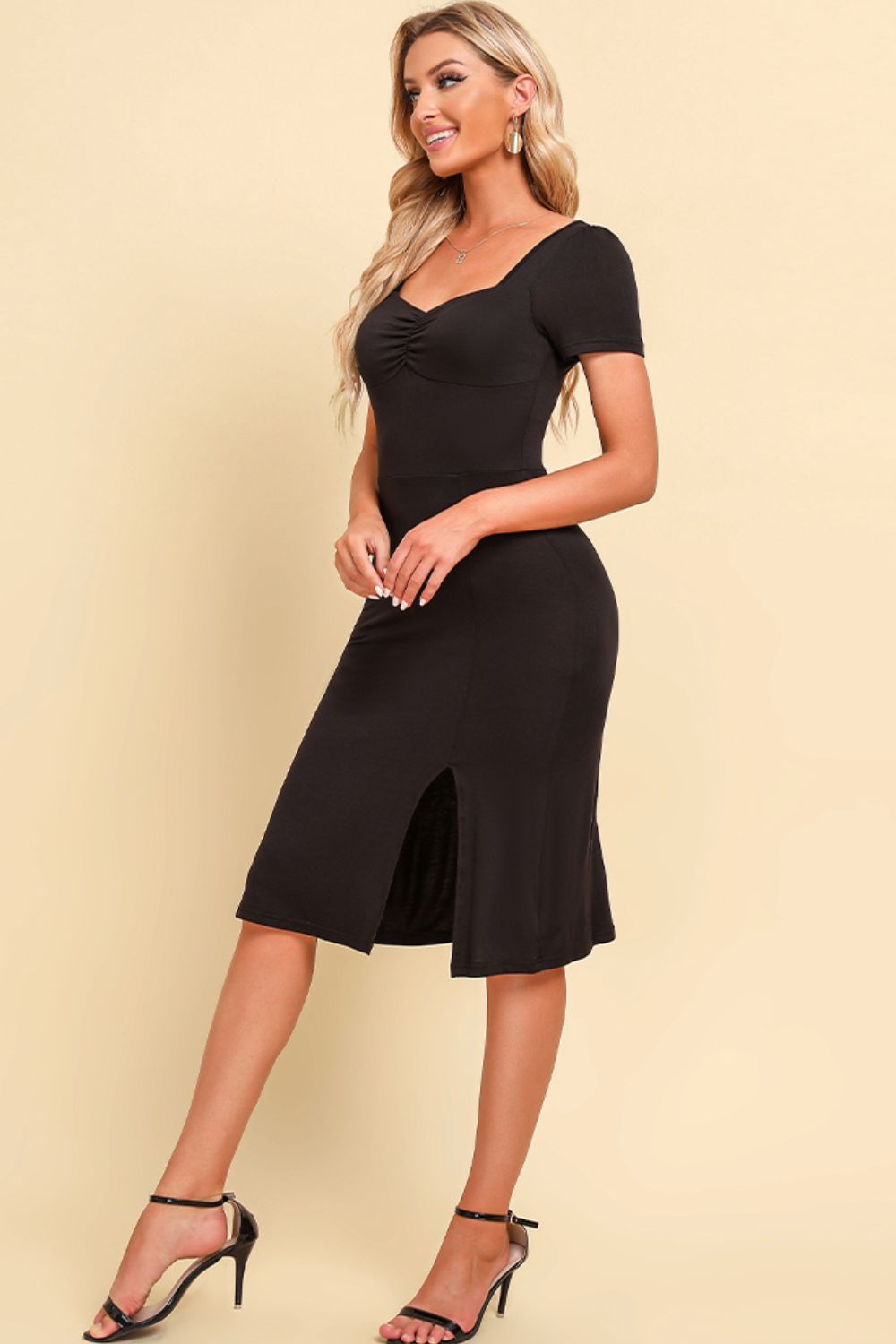 Women's Ruched Sweetheart Neck Short Sleeve Slit Dress