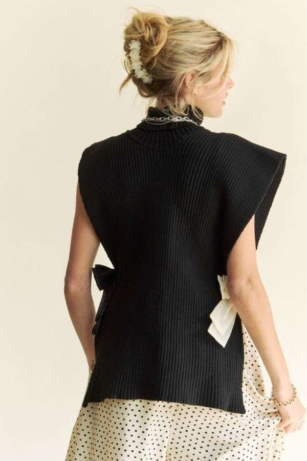 Davi & Dani Side Split Turtleneck Sleeveless Knit Top *