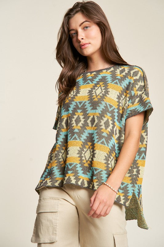 Davi & Dani High-Low Geometric Round Neck Knit Top *