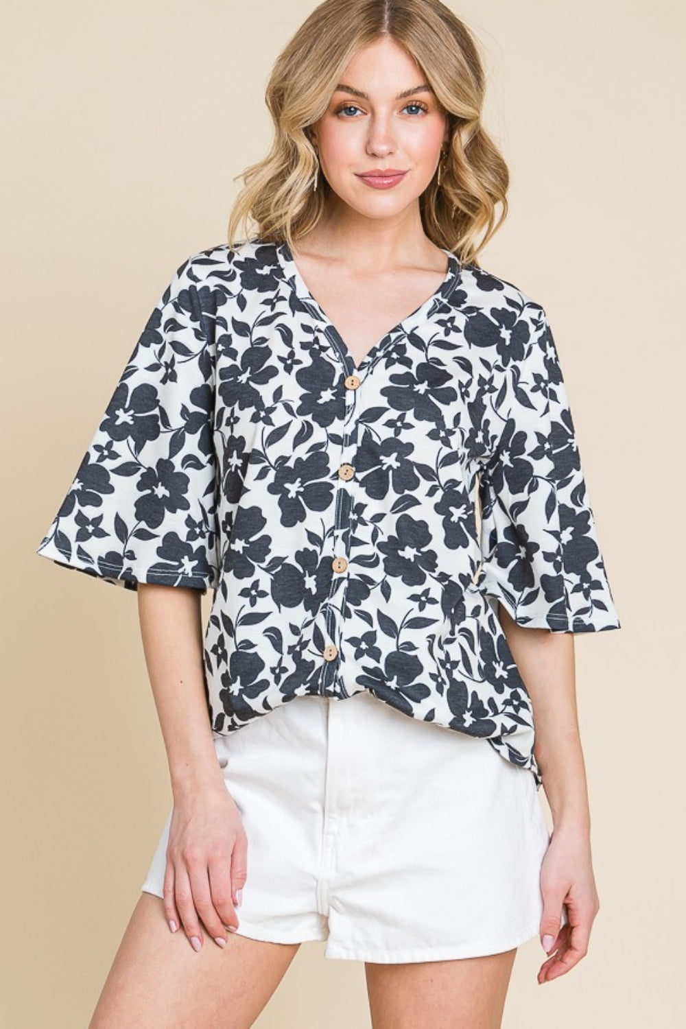 BOMBOM Floral Decorative Button V-Neck Top *
