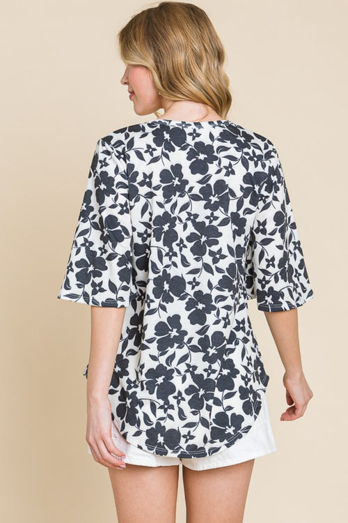 BOMBOM Floral Decorative Button V-Neck Top *