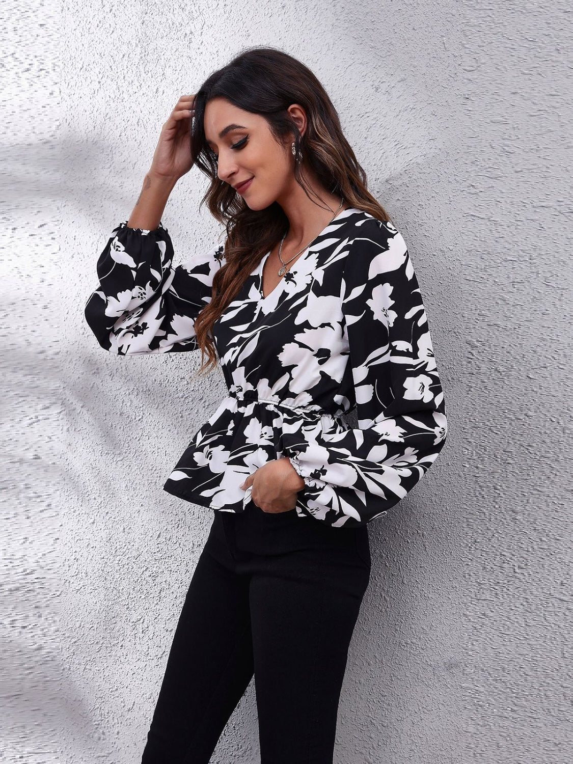 Printed V-Neck Long Sleeve Blouse