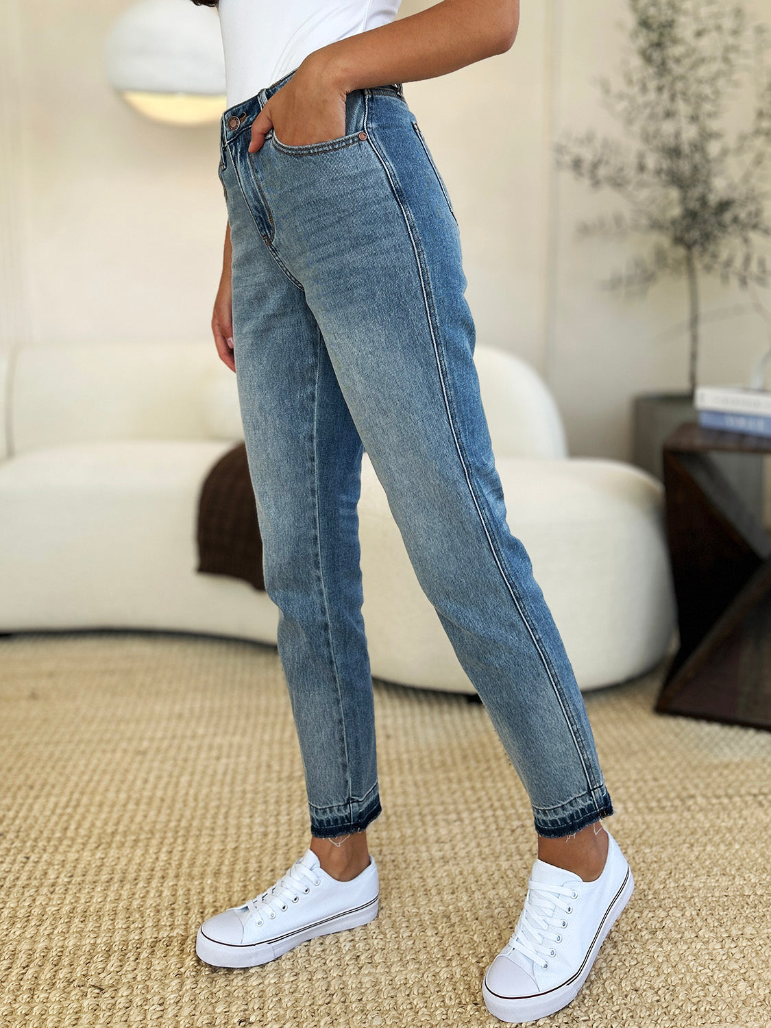 Judy Blue Full Size Mid Rise Rigid Magic Release Hem Jeans *