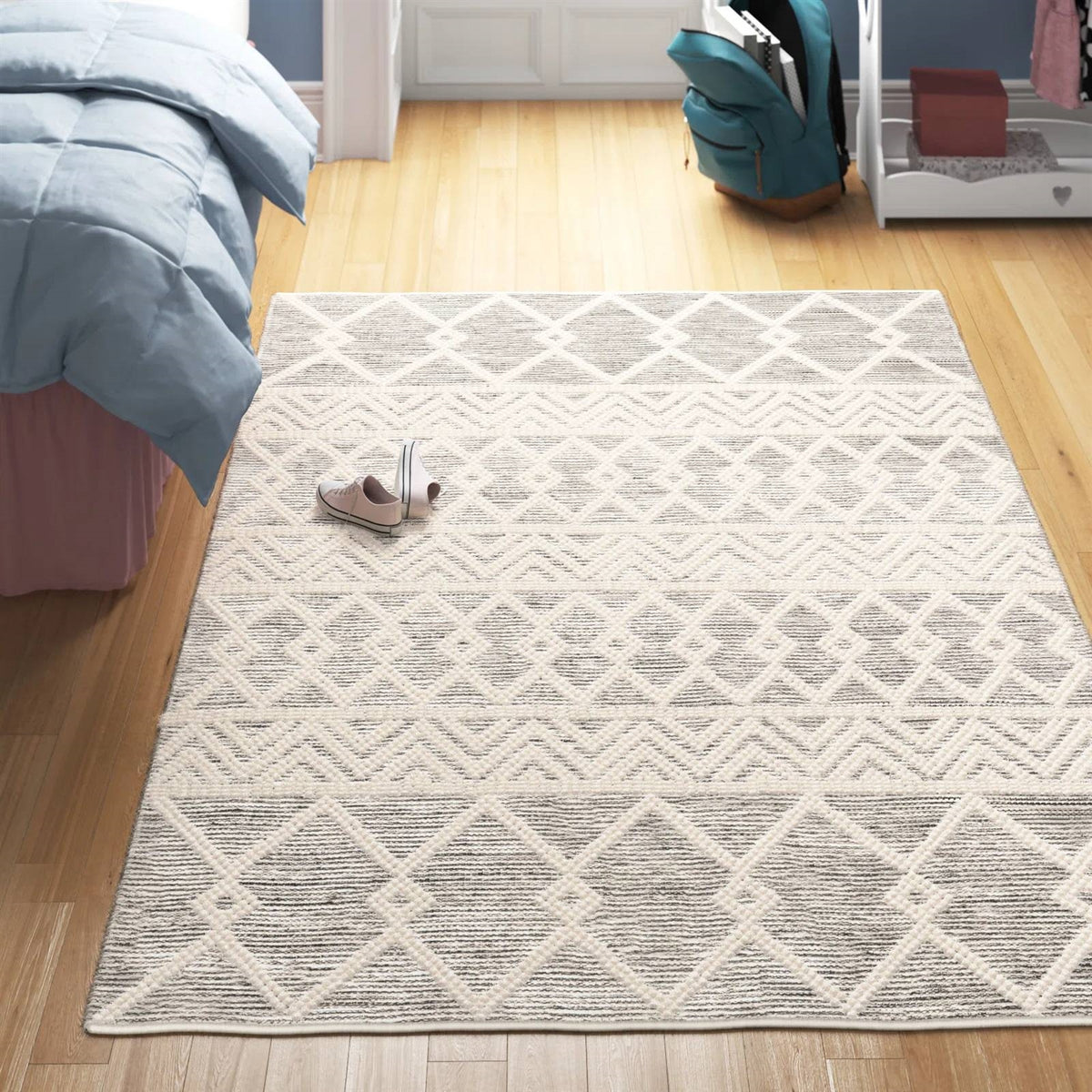 Hand Woven Wool Blend Grey Beige Ivory Persian Style Area Rug