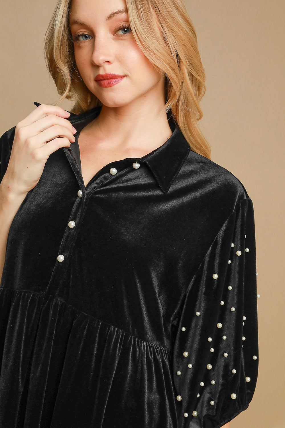 Umgee Pearl Detail Half Sleeve Velvet Babydoll Blouse *