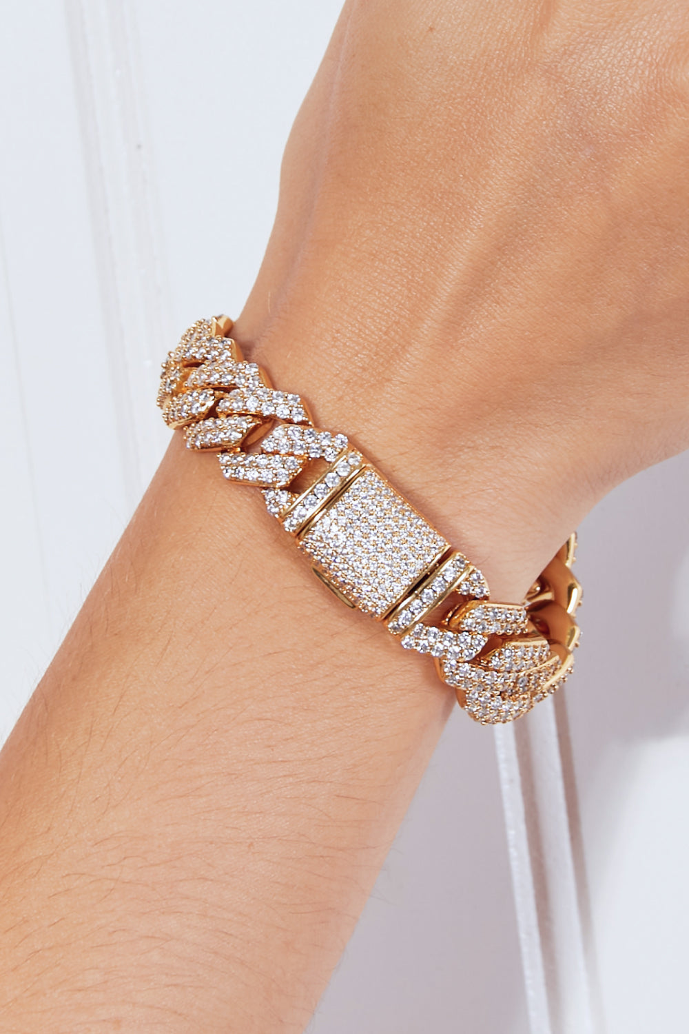 GNJ Alloy Inlaid Zircon Bracelet