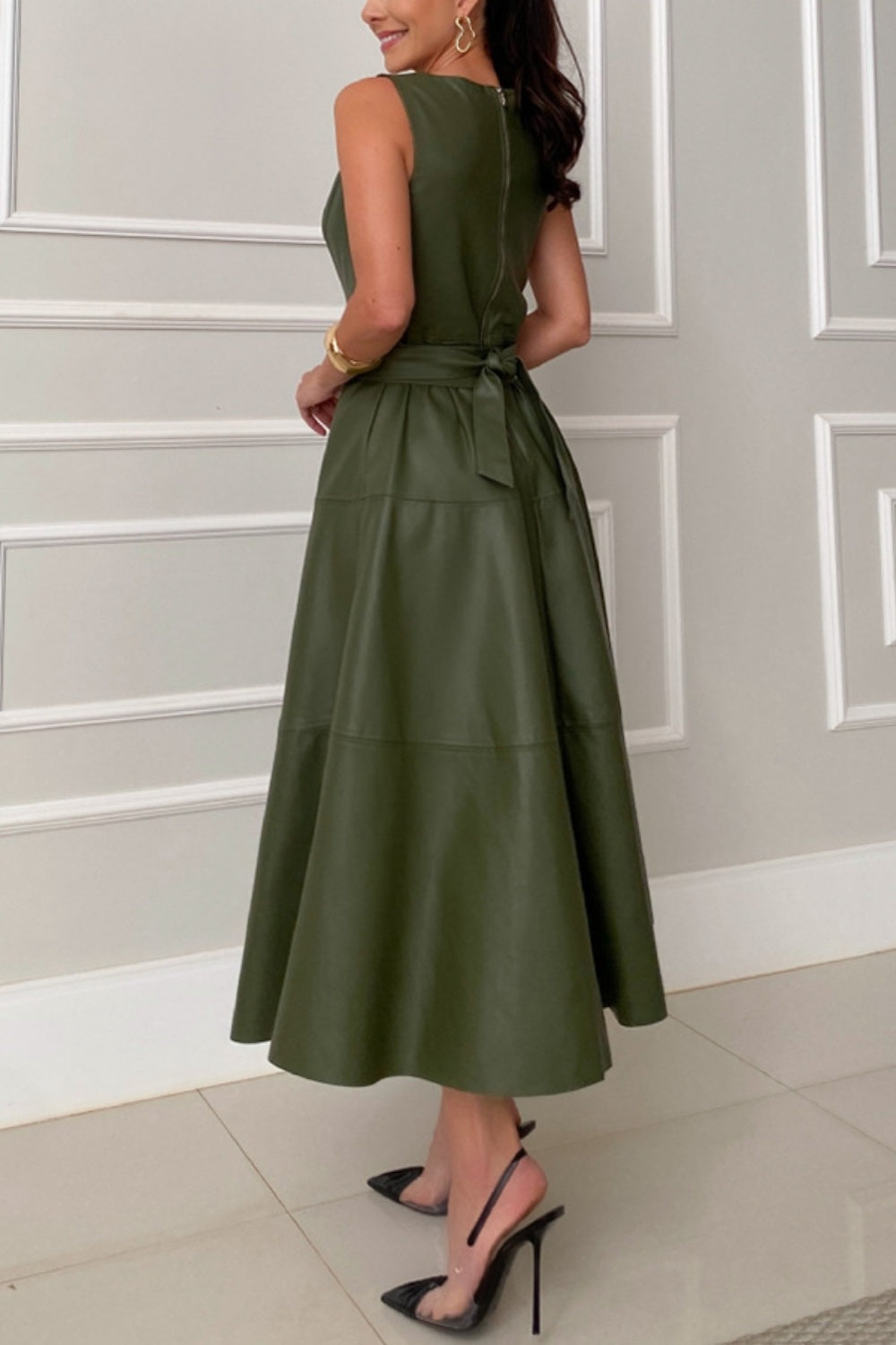 Round Neck Sleeveless Midi Dress