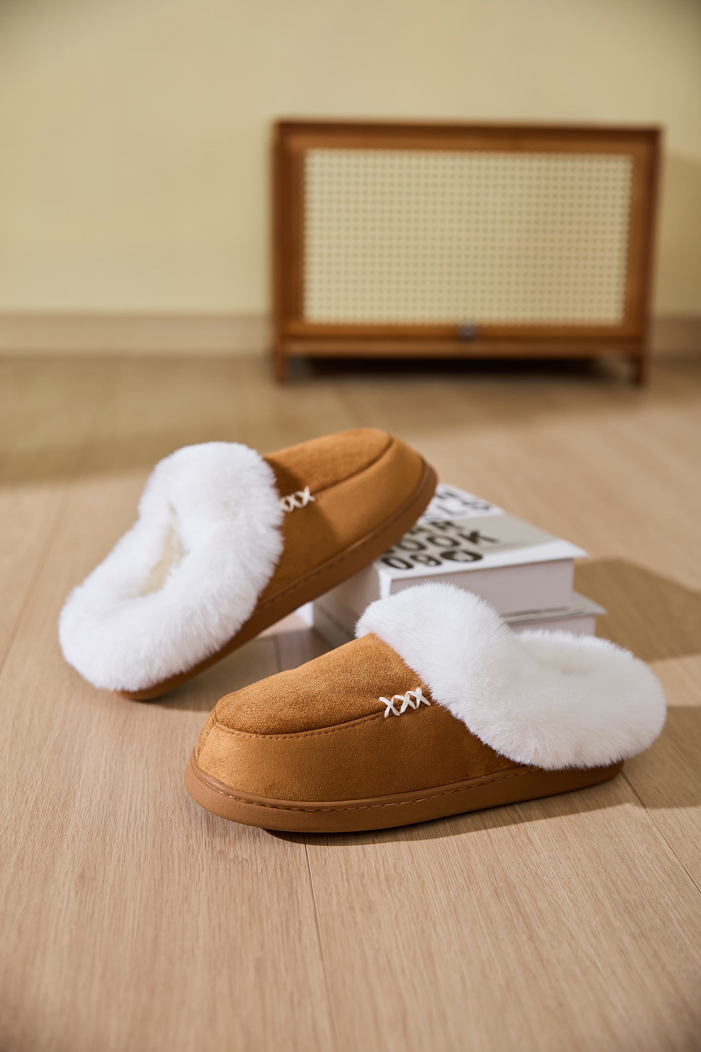 Fluff Trim Round Toe Flat Slippers