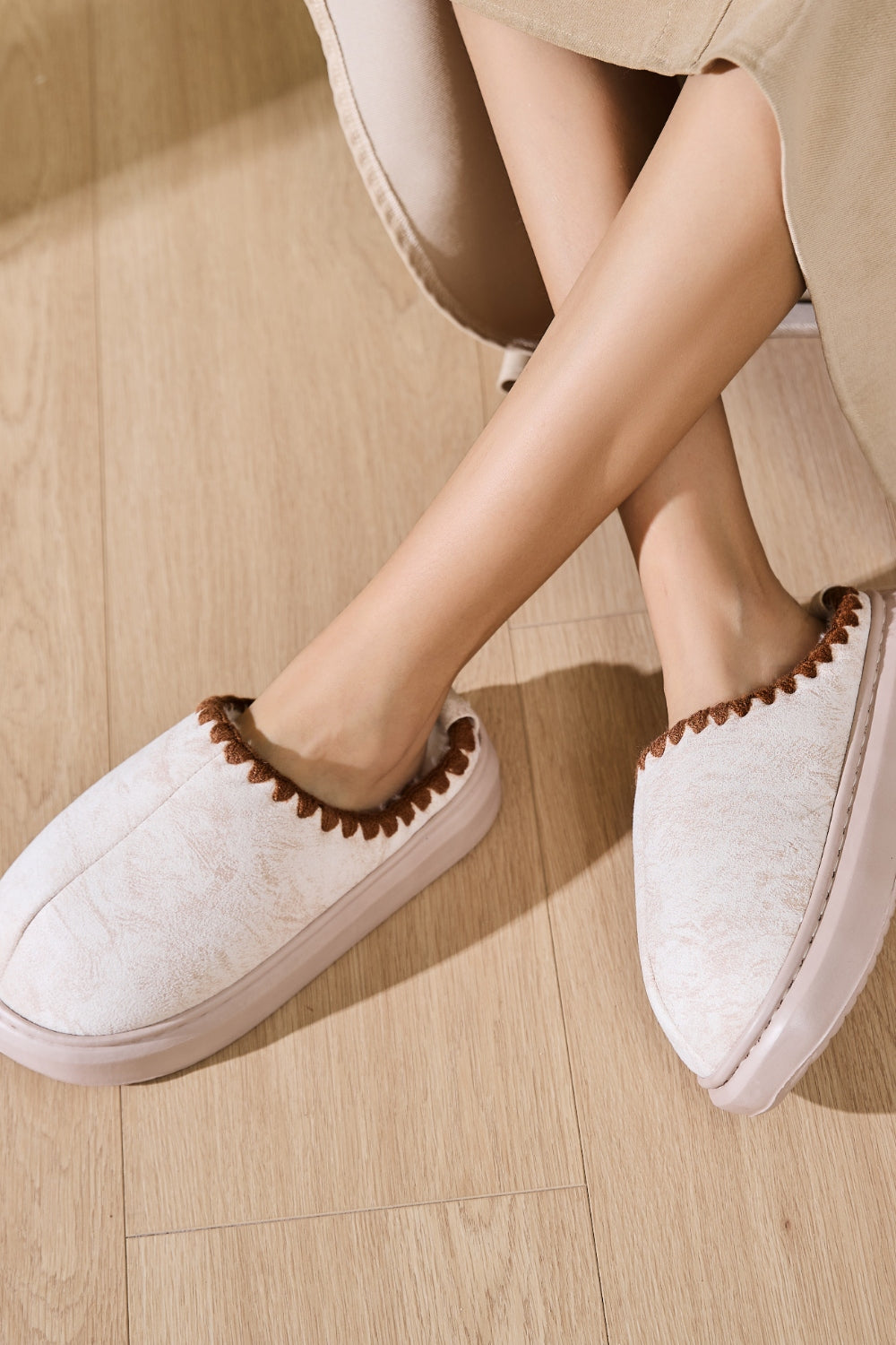 Thermal Round Toe Platform Slippers