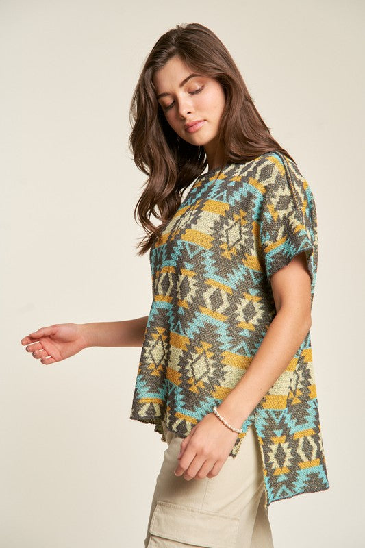 Davi & Dani High-Low Geometric Round Neck Knit Top *
