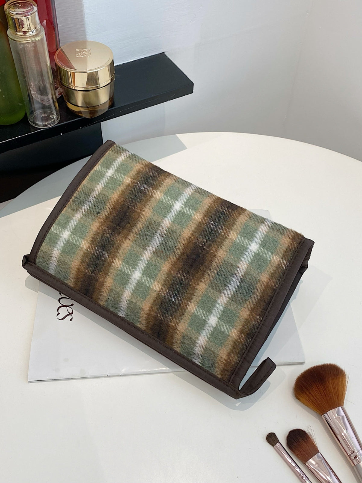 Contrast Plaid Clutch with Zipper