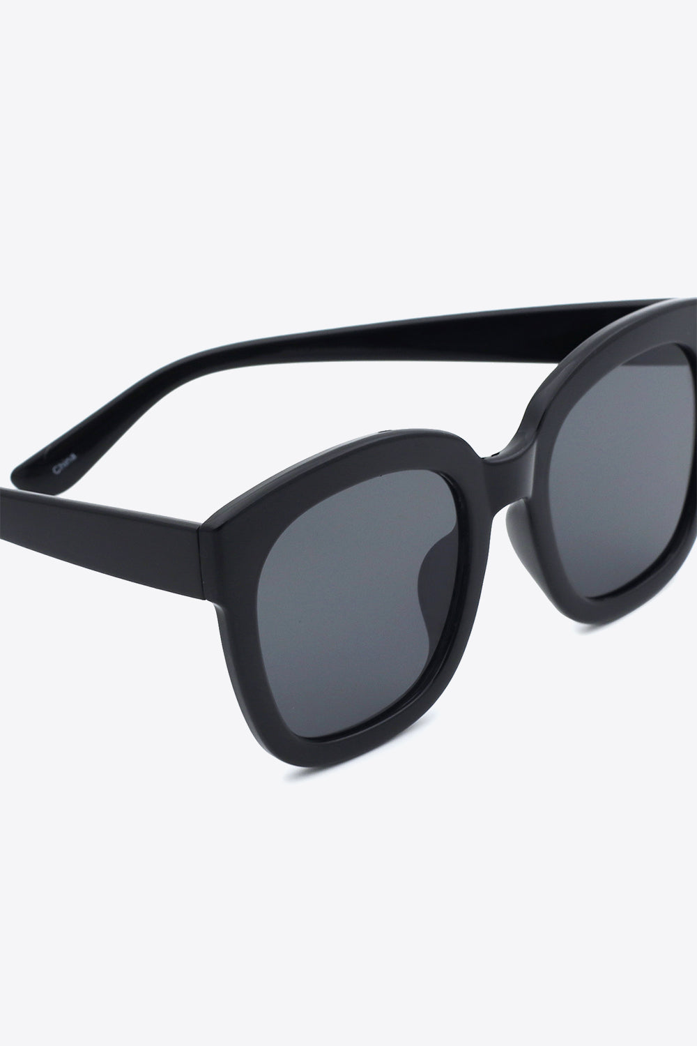 POLLYMEA Polycarbonate Frame Square Sunglasses