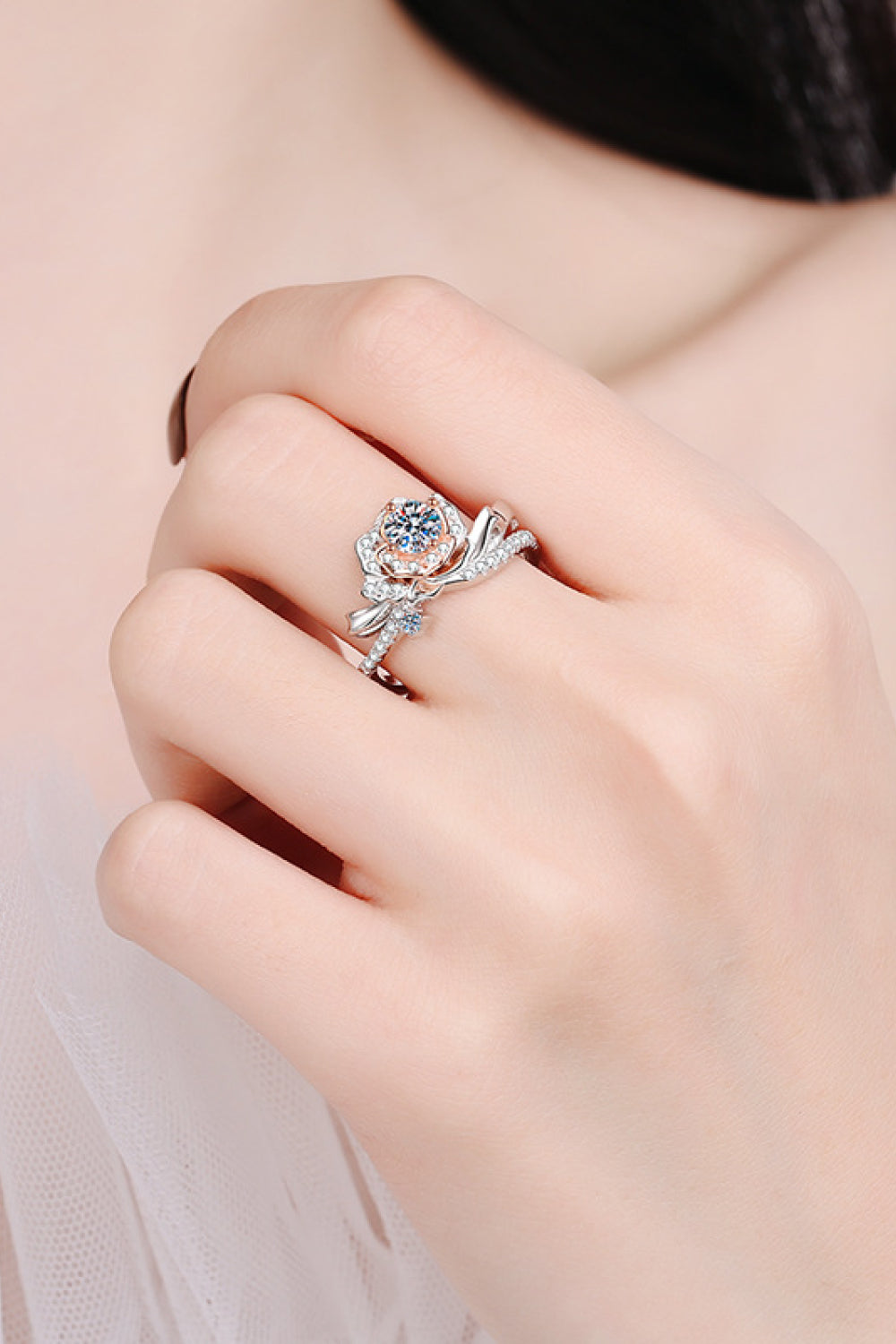 Women's 925 Sterling Silver Rose-Shaped Moissanite Ring