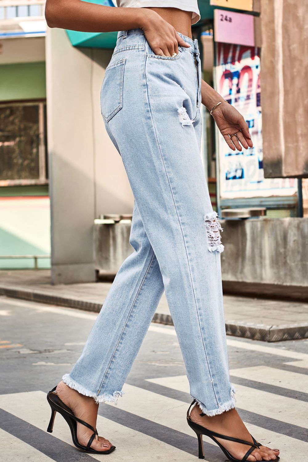 FIT RAGGED DENIM Distressed Buttoned Loose Fit Jeans