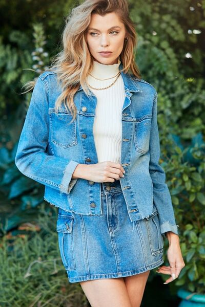 Veveret Button Up Raw Hem Denim Jacket *