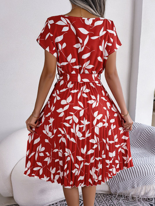 Aaliyah Isla Printed Round Neck Short Sleeve Pleated Dress