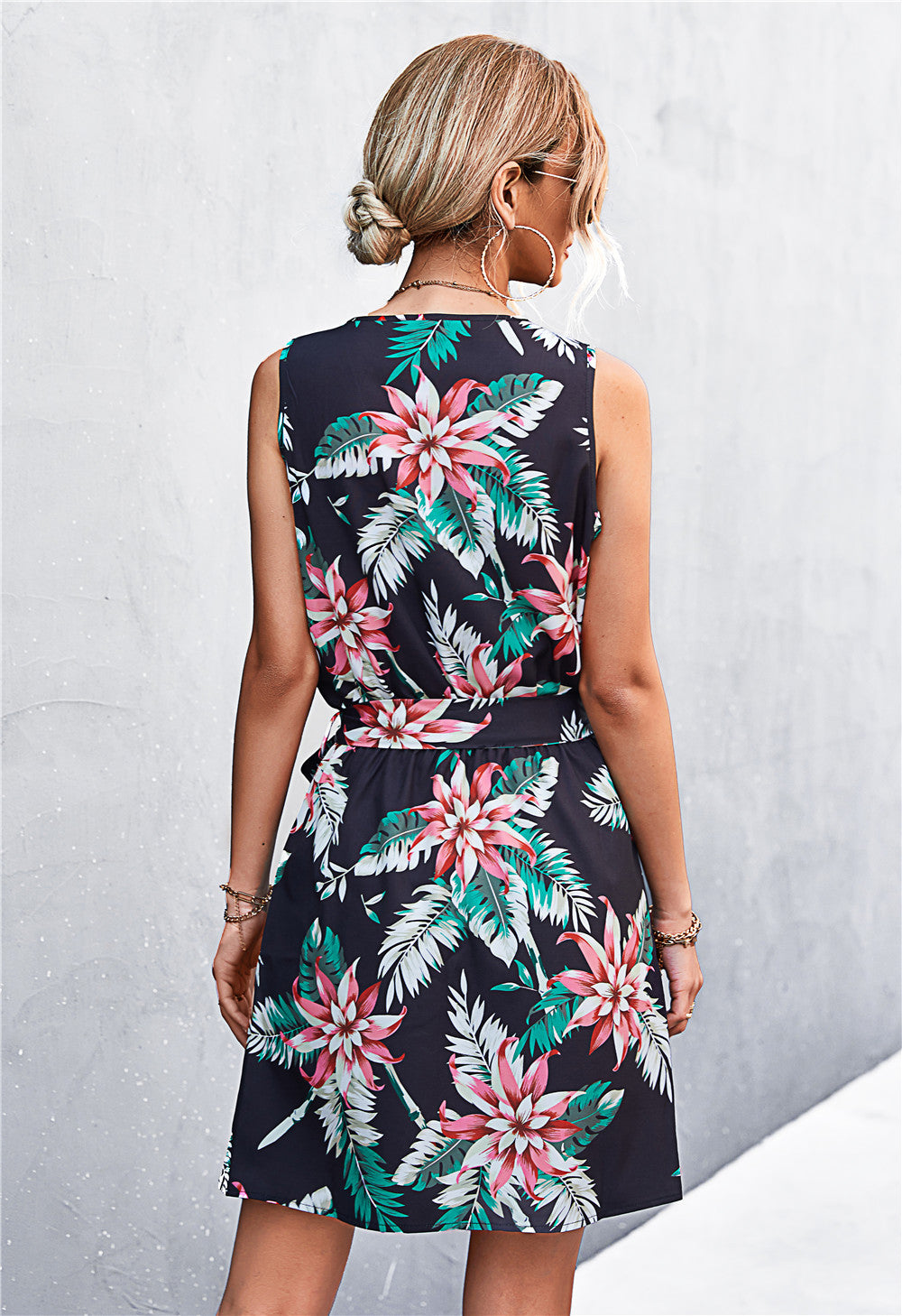 Women's Printed Zip Detail Belted Sleeveless Dress