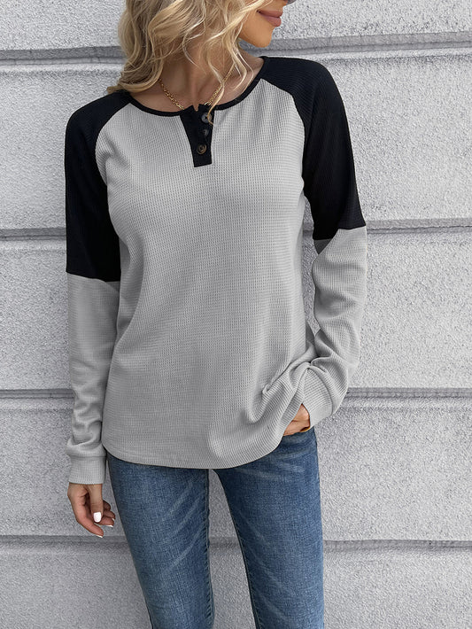 SOSPRING Contrast Buttoned Round Neck Raglan Sleeve Top