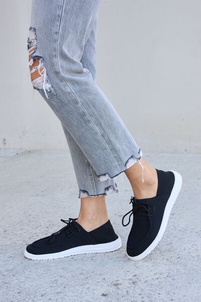 Forever Link Black Flat Round Toe Lace-Up Sneakers