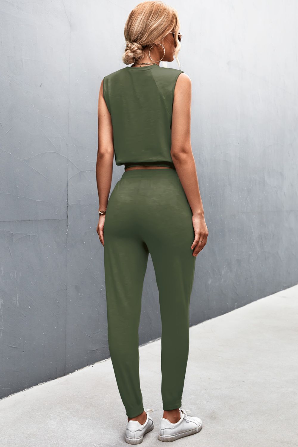 HANNAH BELL Sleeveless Top and Joggers Set