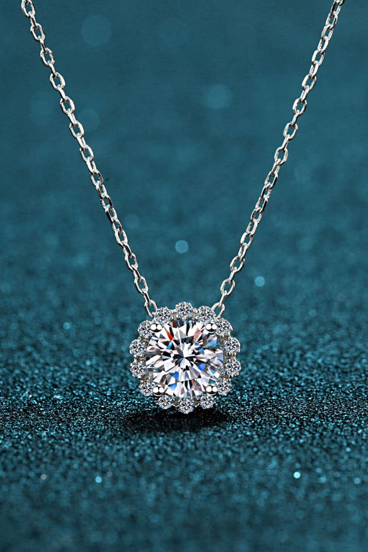 Women's Flower-Shaped Moissanite Pendant Necklace