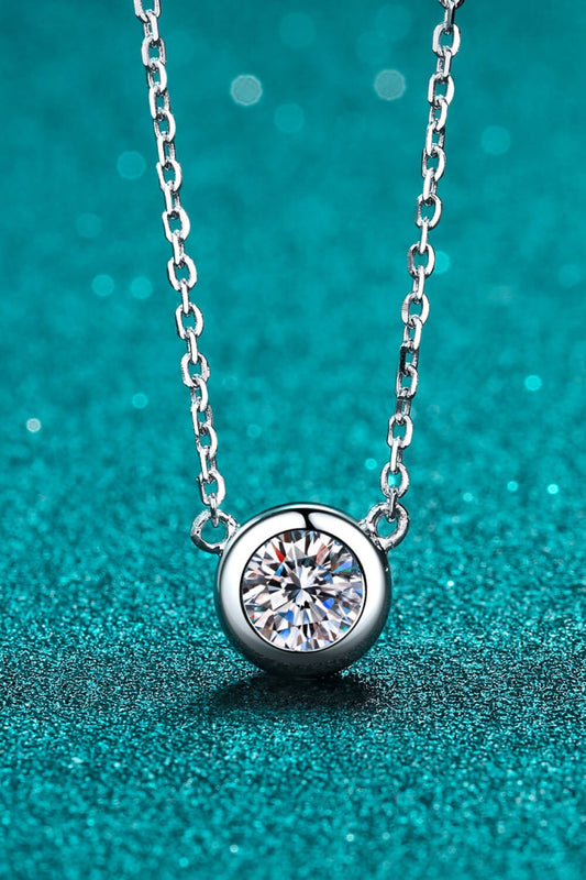 Women's Moissanite Round Pendant Chain Necklace