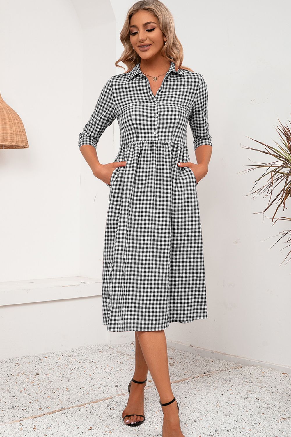 KeenLinear Plaid Collared Neck Midi Dress