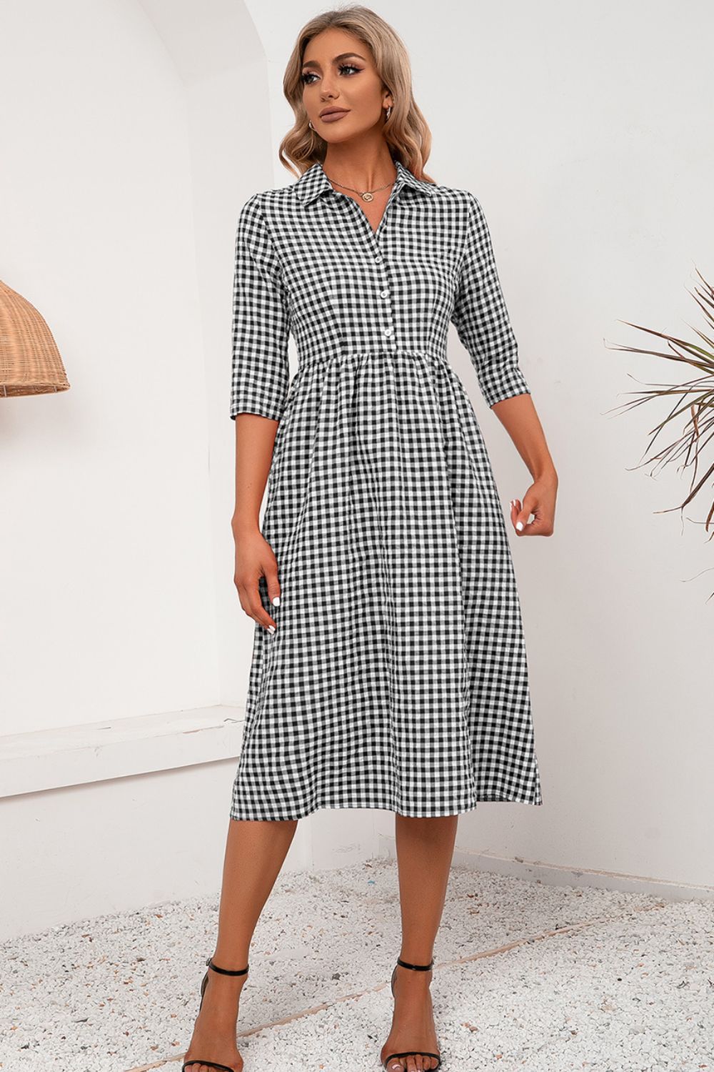 KeenLinear Plaid Collared Neck Midi Dress