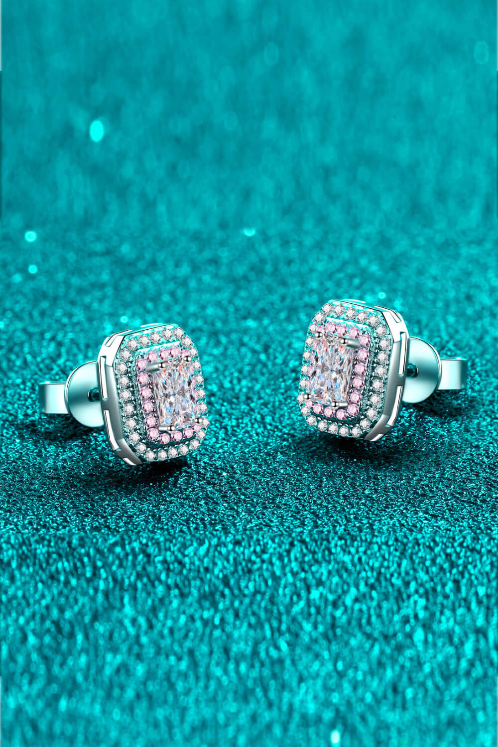 1 Carat Moissanite and Zircon Contrast Geometric Stud Earrings 💜