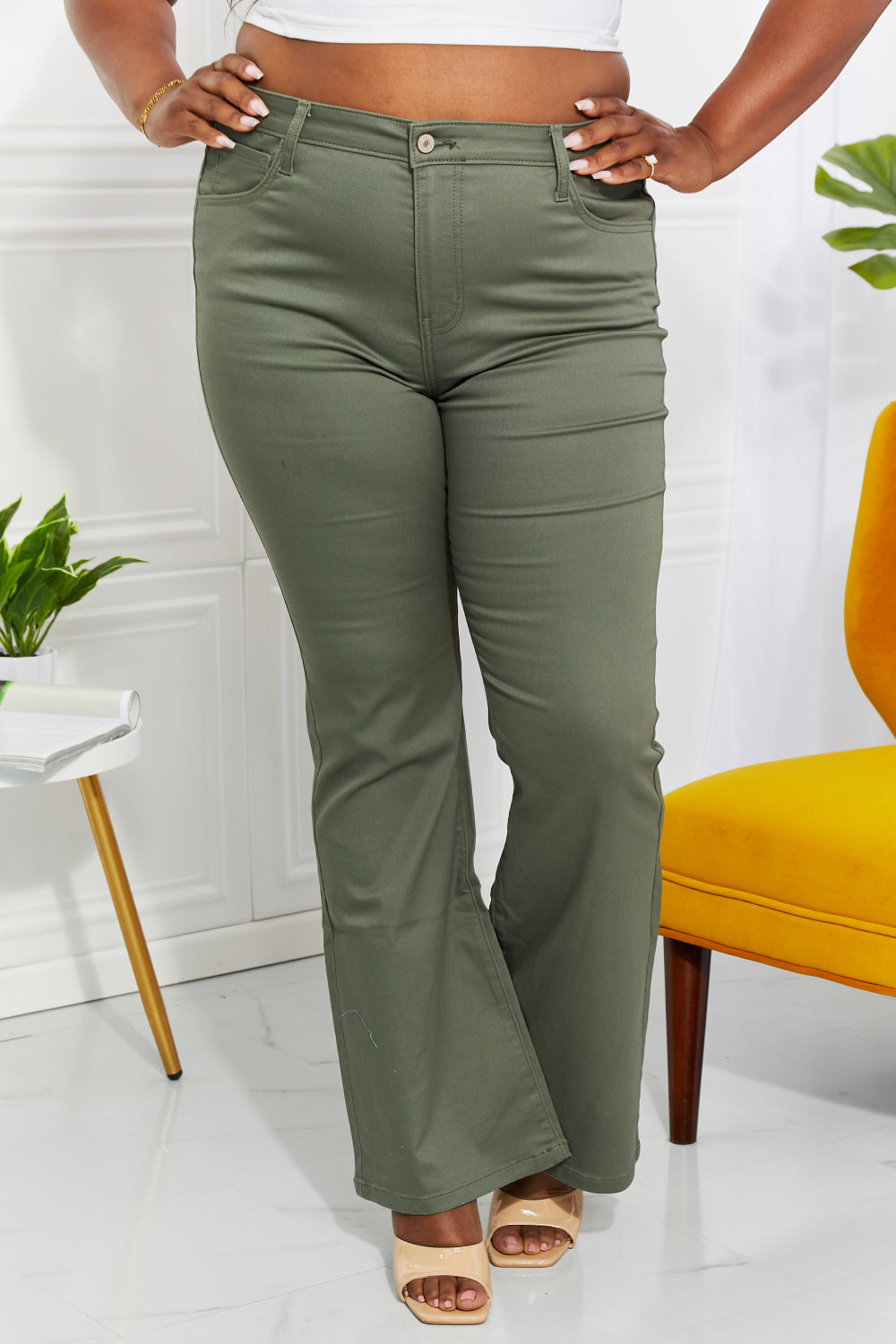 Zenana Clementine Full Size High-Rise Bootcut Jeans *