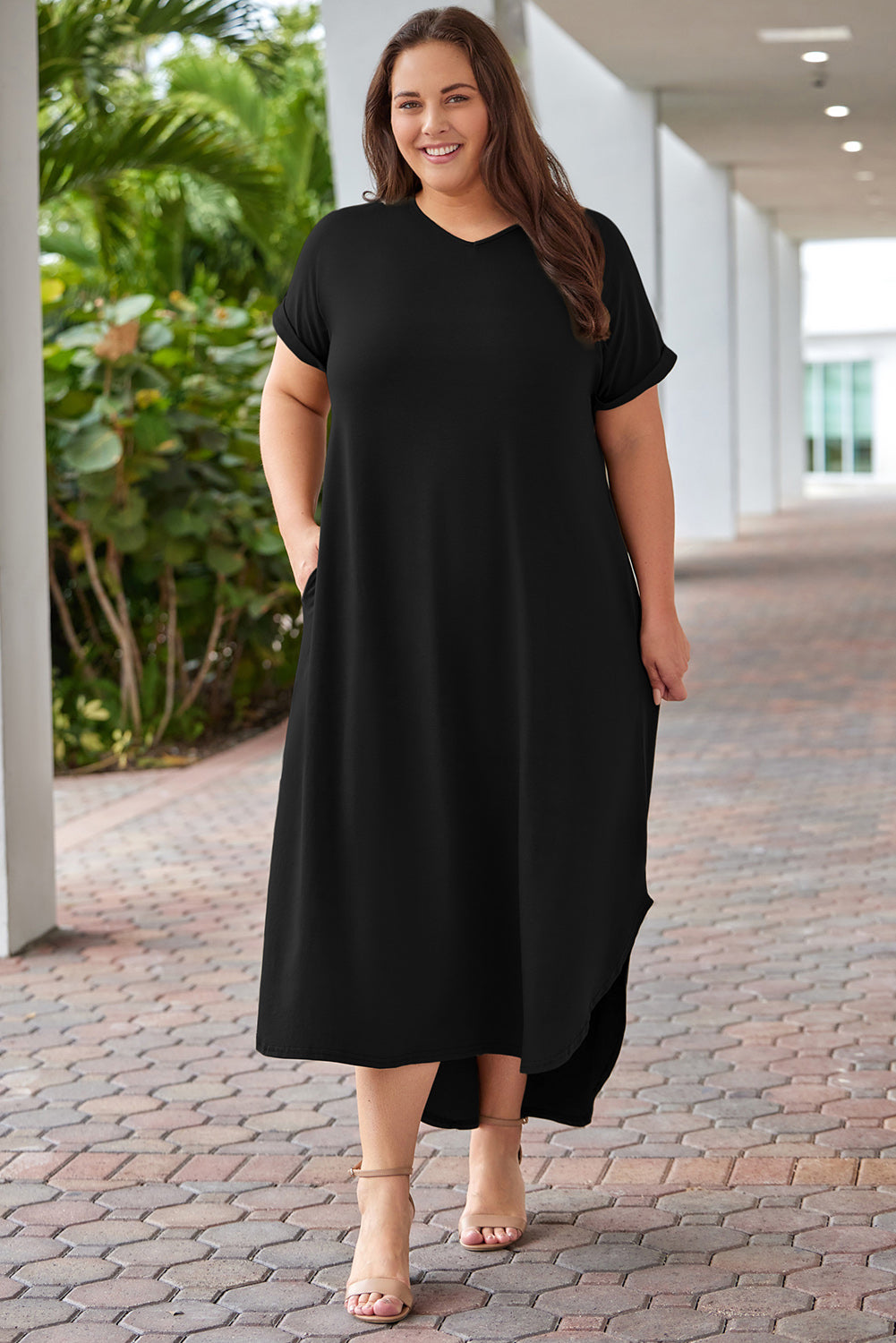 IdeationJovial Plus Size V-Neck Short Sleeve Maxi Dress