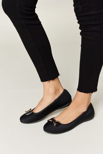 Forever Link Metal Buckle Flat Loafers *