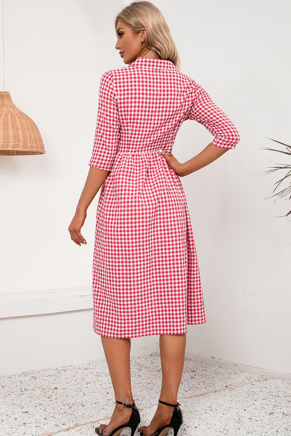 KeenLinear Plaid Collared Neck Midi Dress