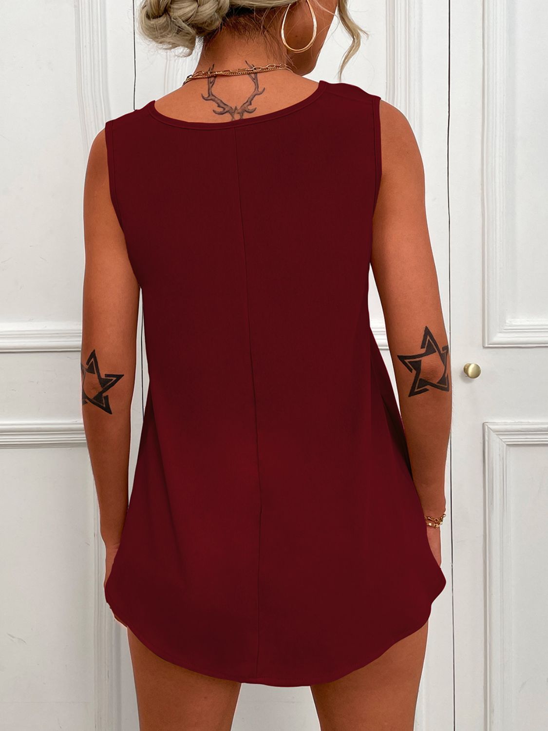 Women's V-Neck Curved Hem Tunic Tank