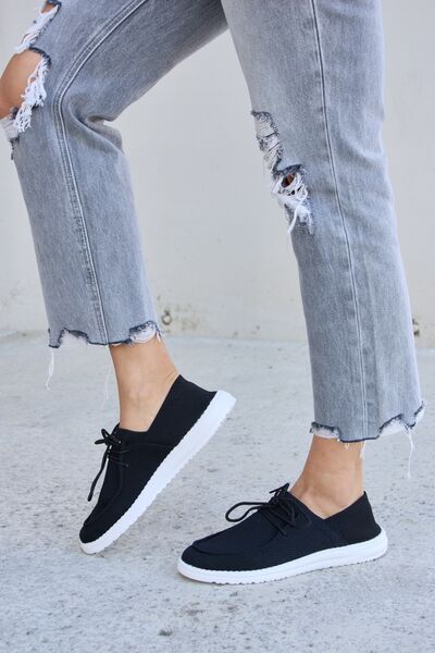 Forever Link Black Flat Round Toe Lace-Up Sneakers