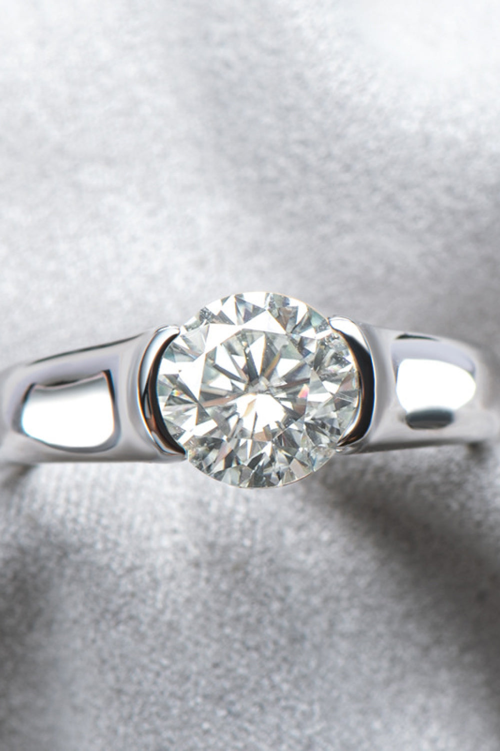 Women's Looking Good 2 Carat Moissanite Platinum-Plated Ring