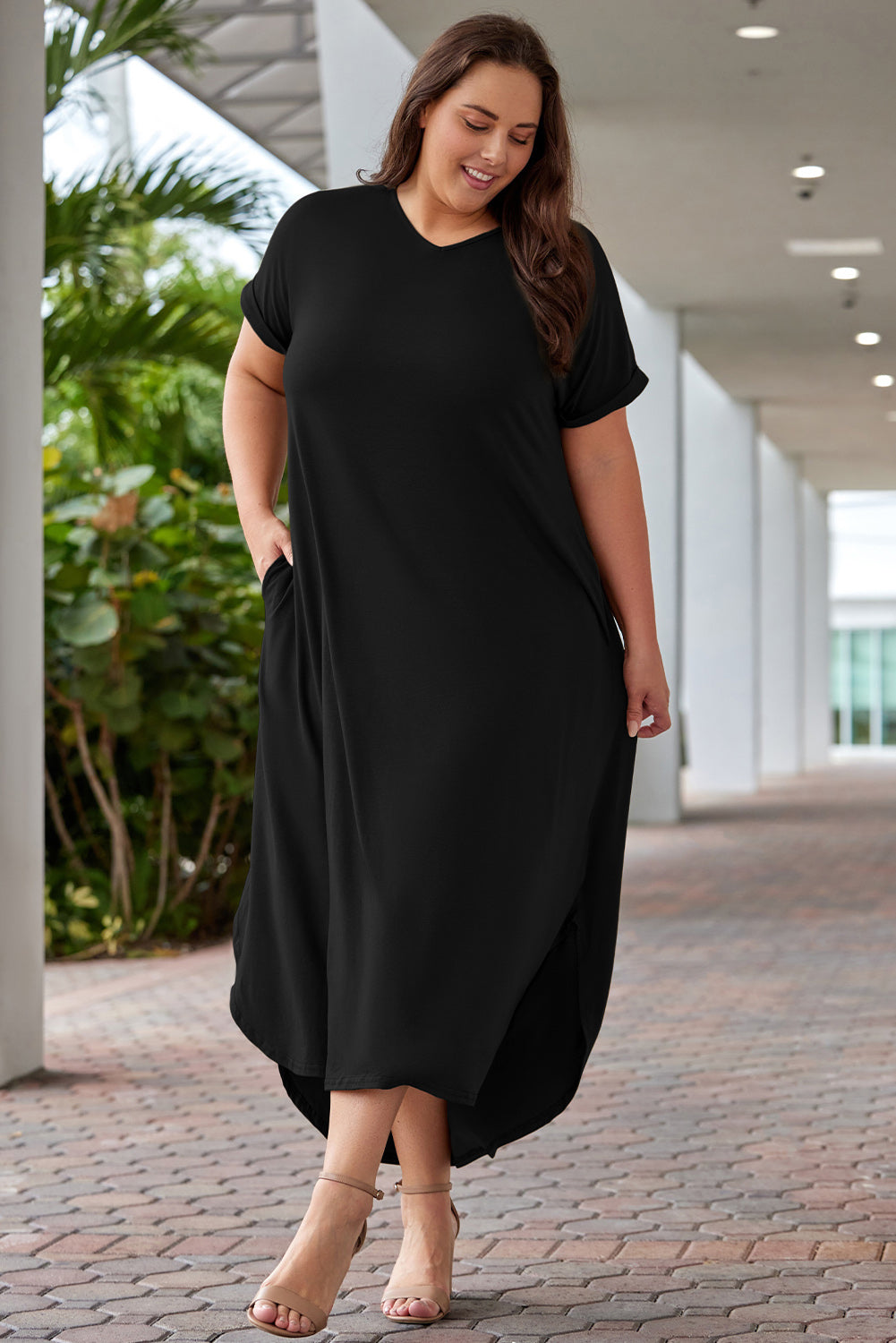 IdeationJovial Plus Size V-Neck Short Sleeve Maxi Dress