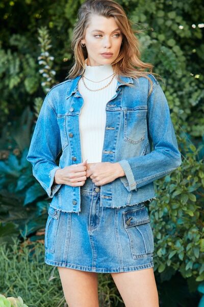 Veveret Button Up Raw Hem Denim Jacket *