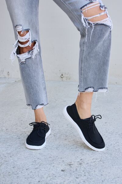 Forever Link Black Flat Round Toe Lace-Up Sneakers
