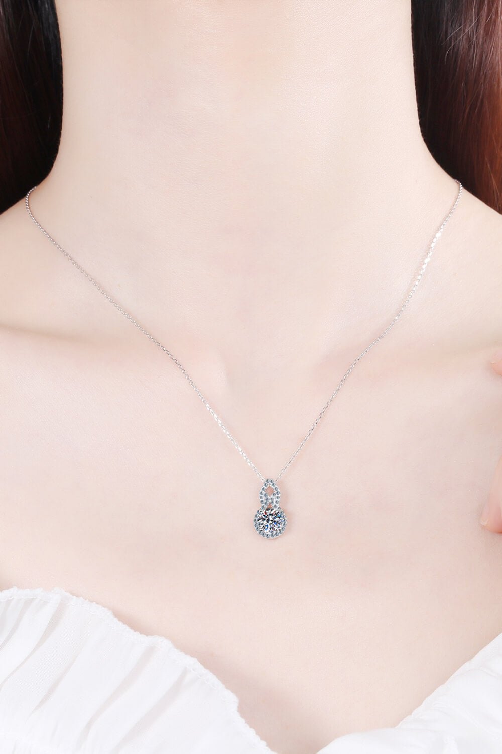 1 Carat Moissanite Women's Pendant Necklace