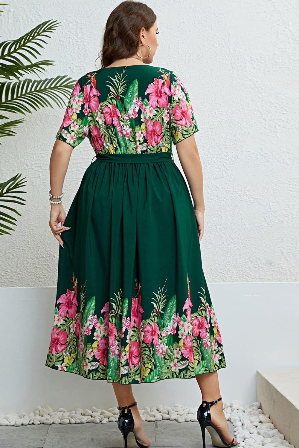 Plus Size Floral Tie-Waist Round Neck Dress