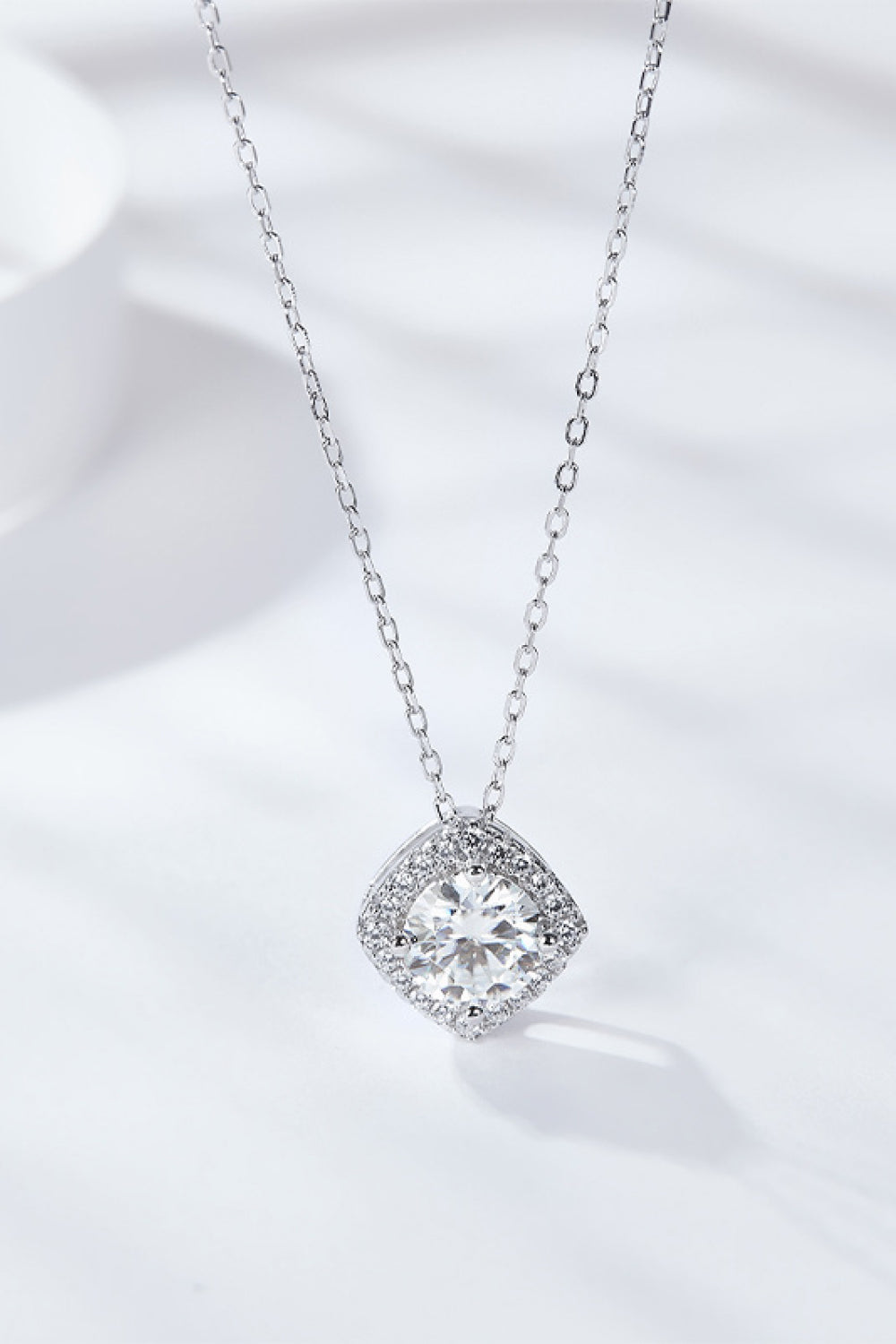 Women's 1 Carat Moissanite Geometric Pendant Necklace