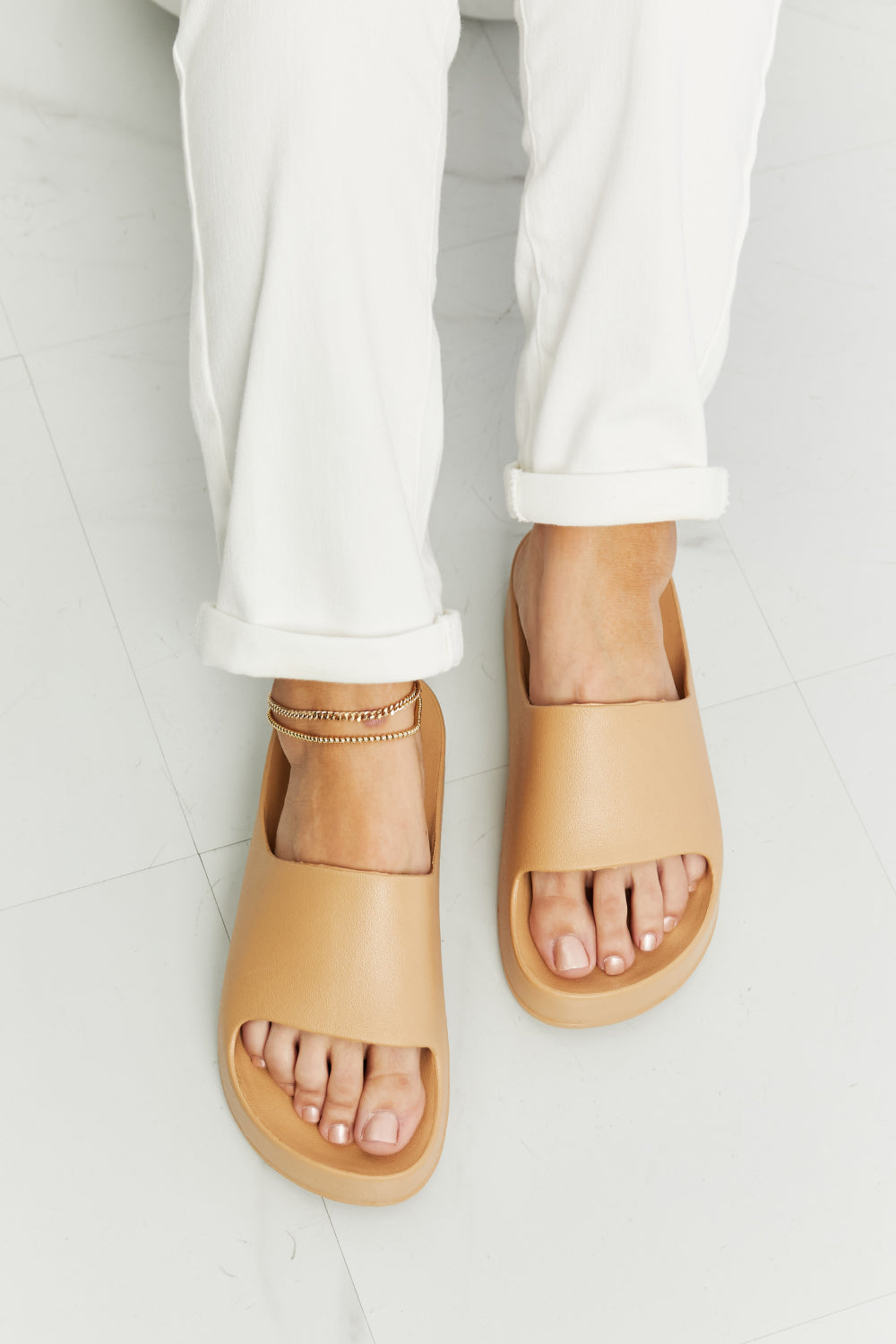 Brand WILD DIVA Summer Feels Platform Slide