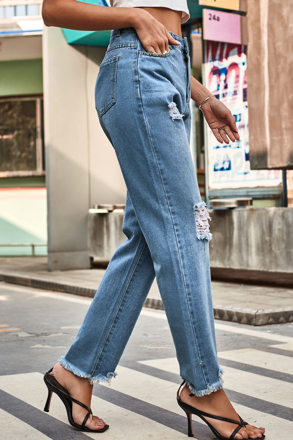 FIT RAGGED DENIM Distressed Buttoned Loose Fit Jeans