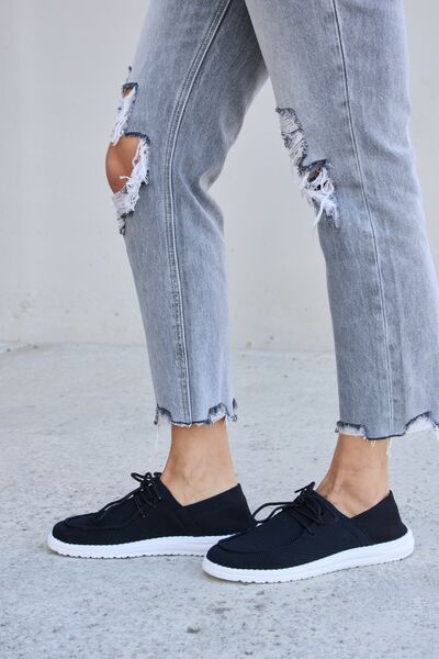 Forever Link Black Flat Round Toe Lace-Up Sneakers