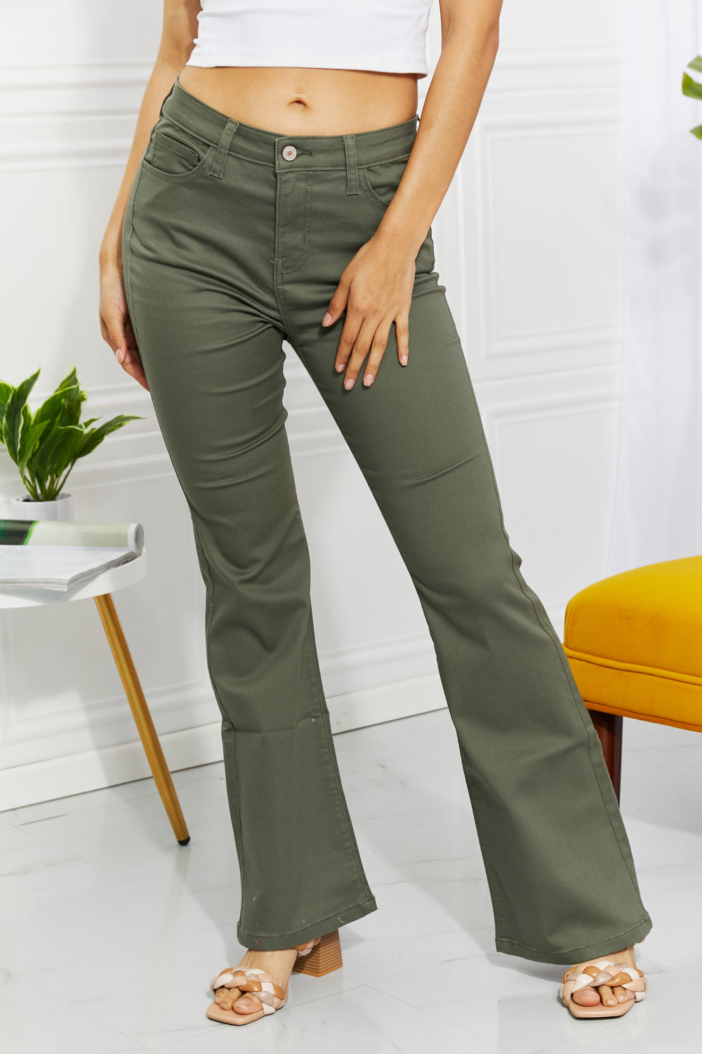 Zenana Clementine Full Size High-Rise Bootcut Jeans *