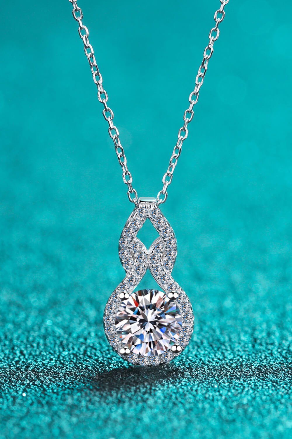 1 Carat Moissanite Women's Pendant Necklace